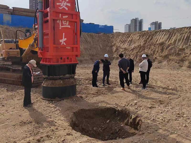 高速液压夯实机HC150助力江苏南京万科城楼盘房建地基基础夯实处理